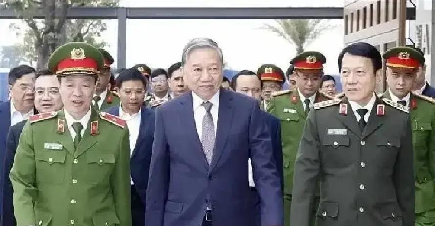 越南这次动作够快。
 
九段线一冒头，Netflix立马把《骄阳伴我》踢下架，迪