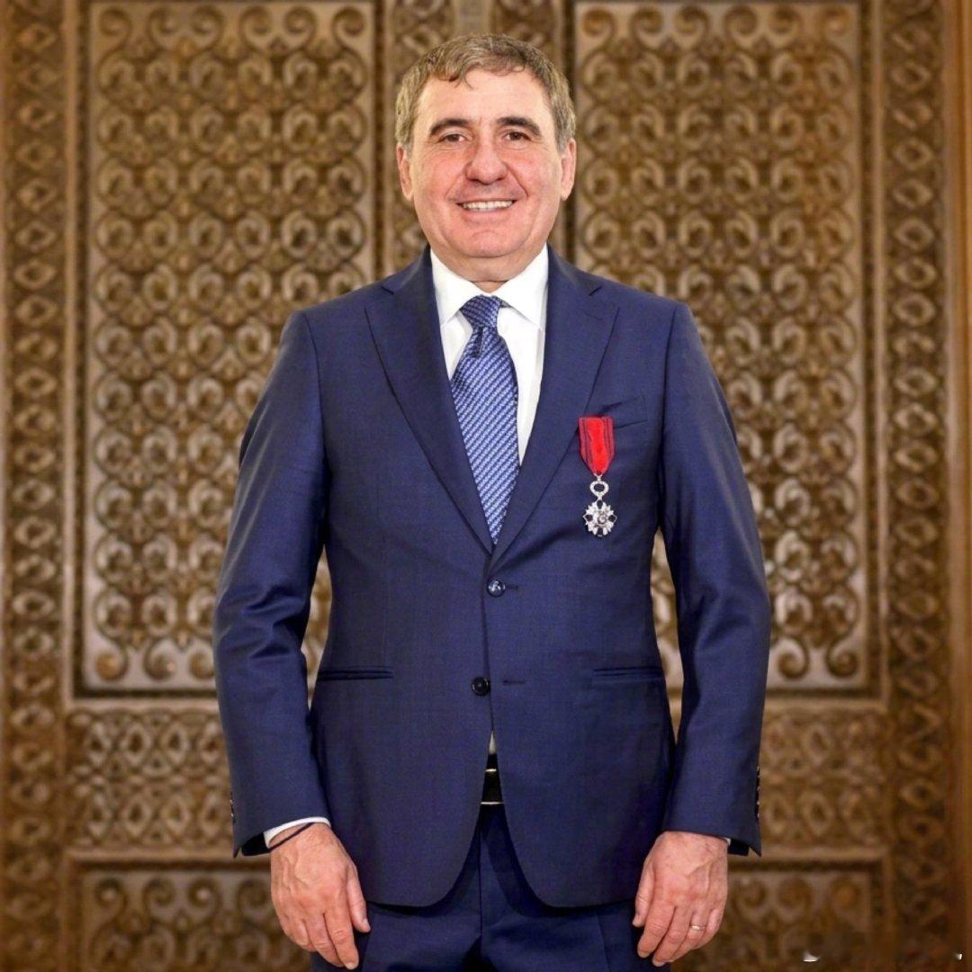 【官方】格奥尔基-哈吉第二次成为罗马尼亚国家队的主教练，此前球队在世预赛附加赛不