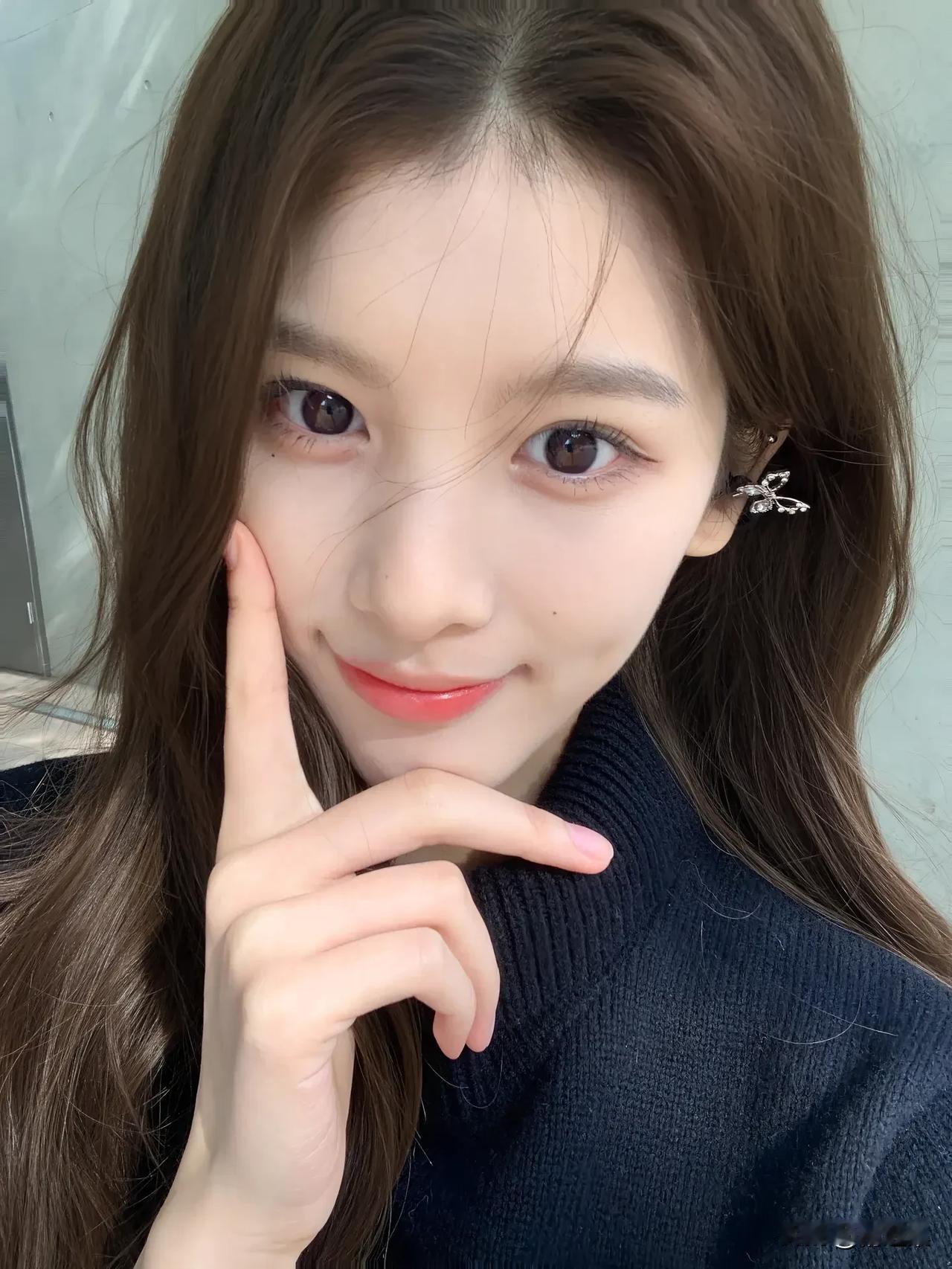 笑靥如花，美若天仙。