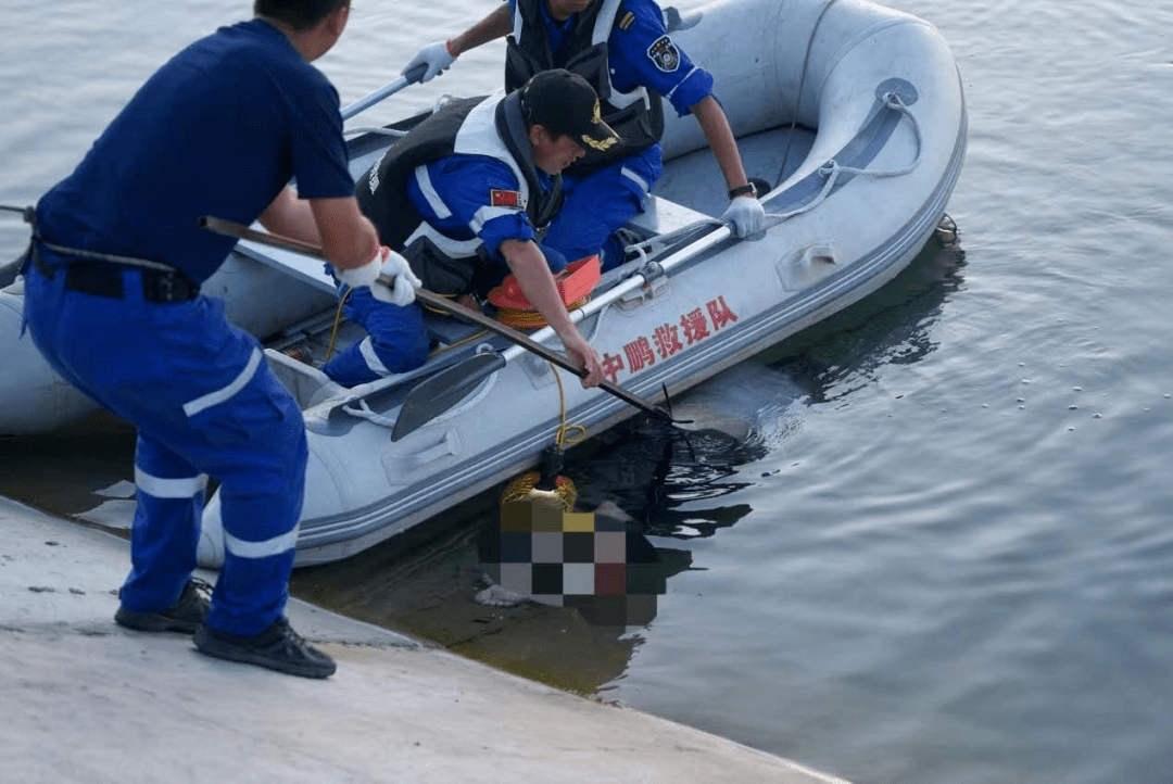 唏嘘！湖北洪湖3岁男童坠河 母亲施救双双遇难

11月13日下午，湖北洪湖市曹市