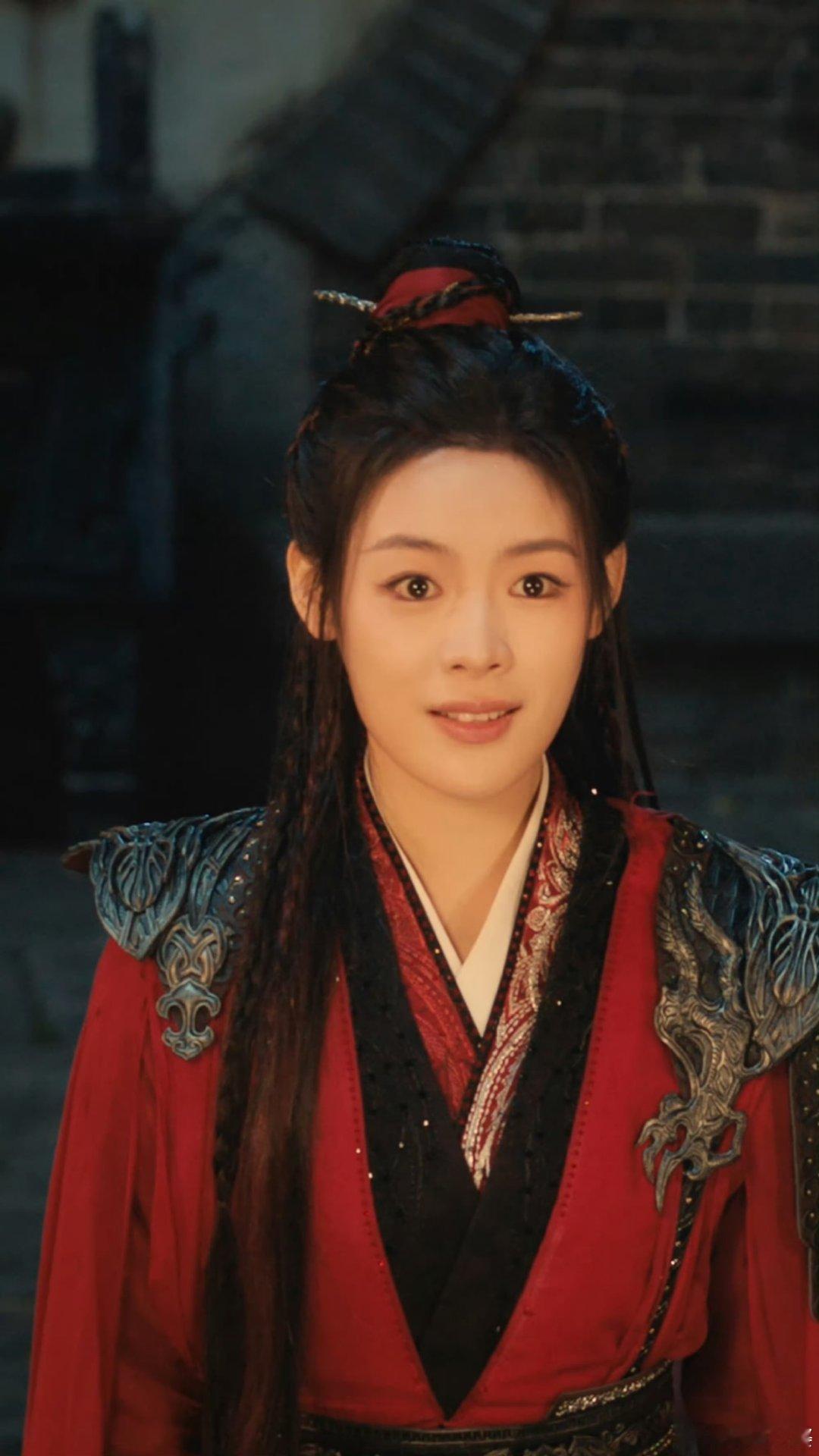 陈丽君超飒红衣少侠看陈丽君打戏不敢眨眼央视春节戏曲晚会红衣胜火，侠气凌云，陈丽君