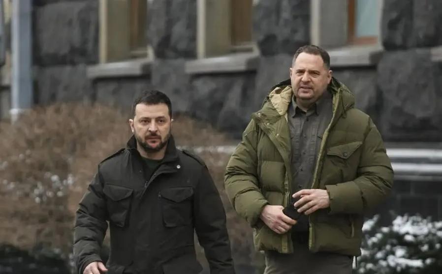 乌克兰总统办公室主任安德烈·叶尔马克在接受美国《大西洋月刊》采访时表示：“只要泽