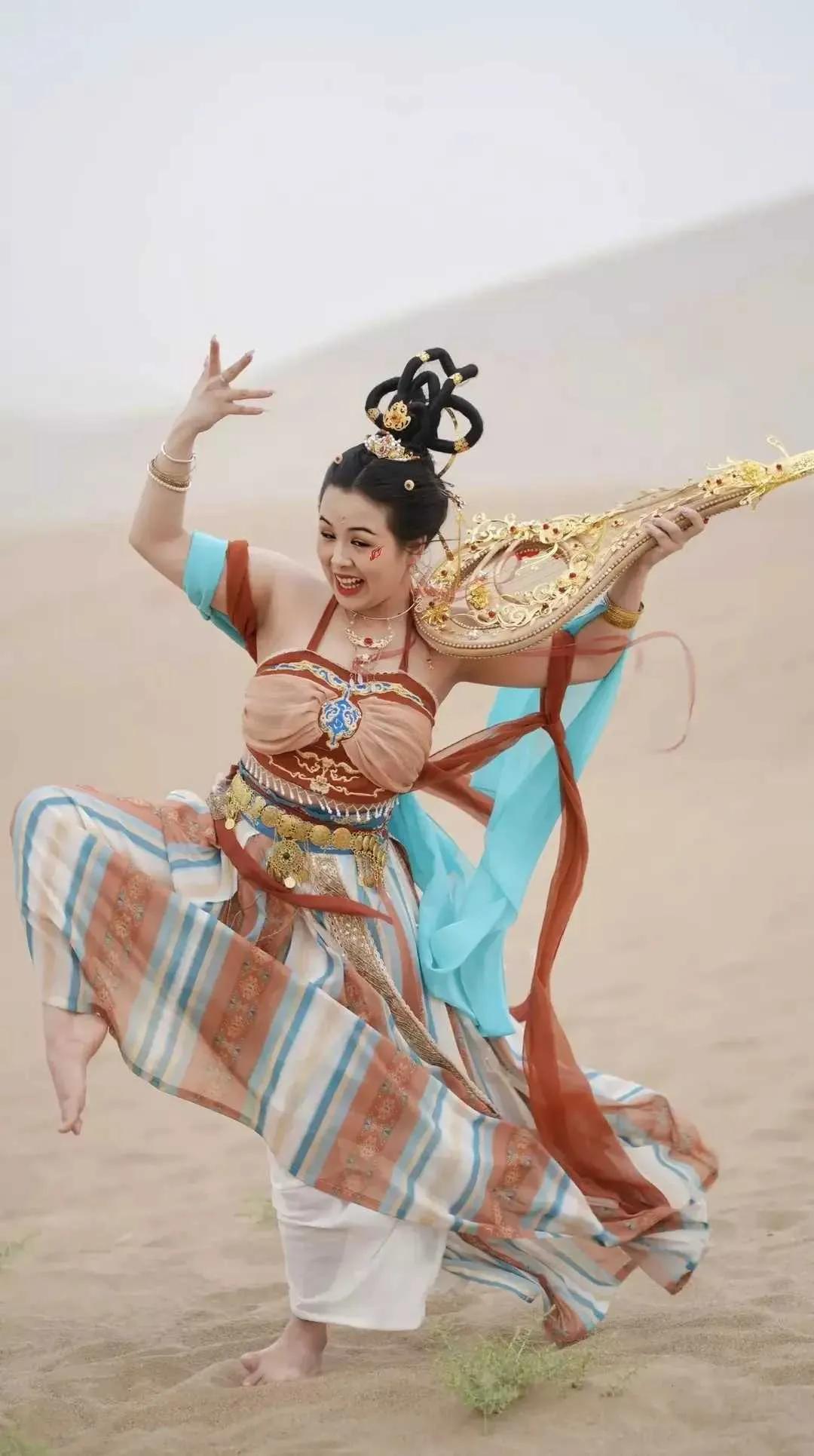 本来要拍飞天的，结果整成了四大天王[呲牙][呲牙][呲牙][祈祷]。