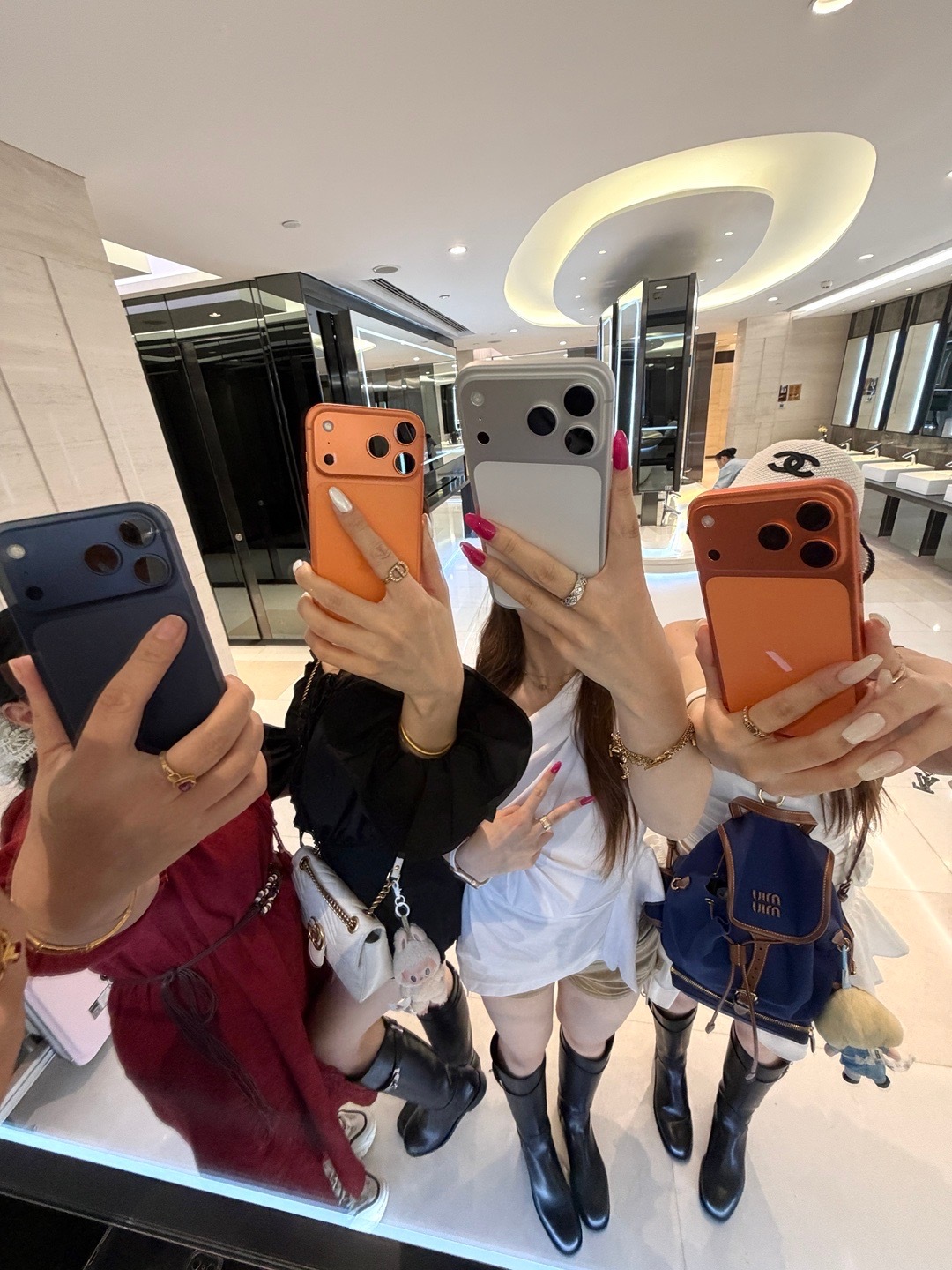 关于四个人换了新手机大拍特拍这件事🧡记录我的日常plog苹果 ​​​