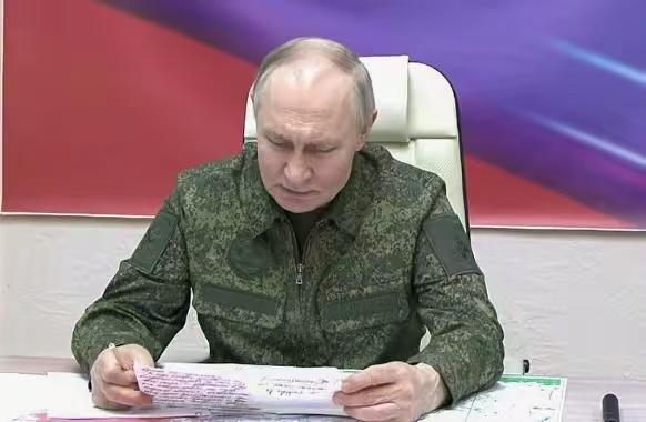 就在今天，
普京出手，做出一个前所未有重大决定。
乌克兰空军今天（12月27日）