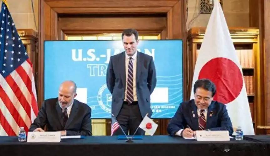 美日同盟下的尴尬：日本为何不敢说"不"
 
1月3日，特朗普政府策划"绑架"委内