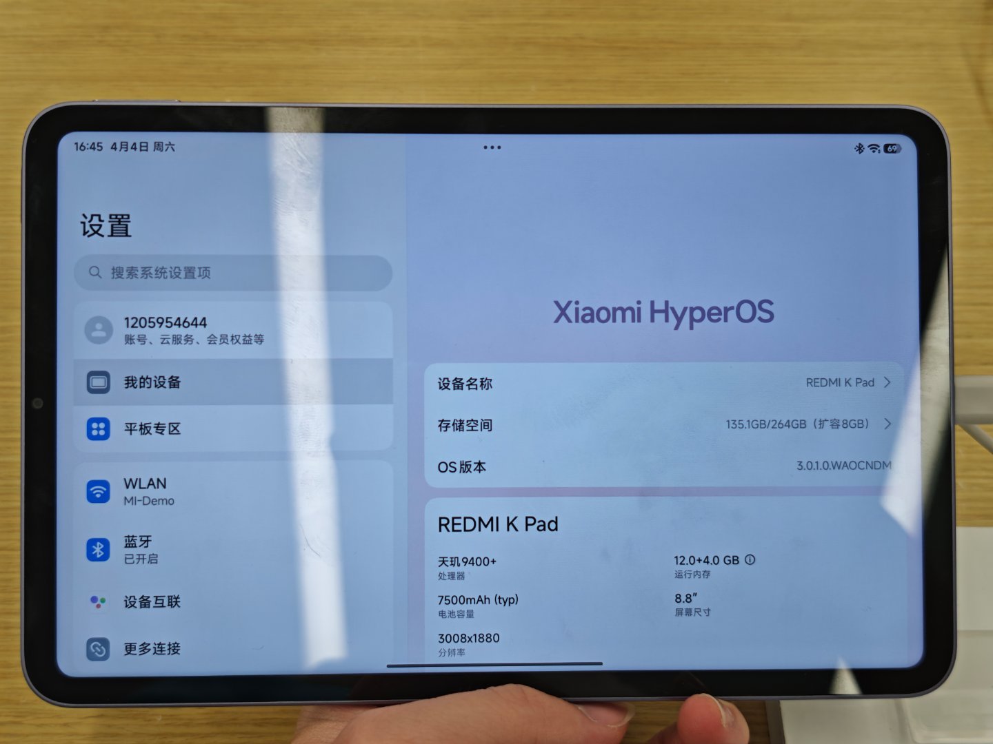 突然想起来游戏平板还有一个优势，就是双type-c，可以边充电边用耳机，充电不会