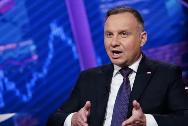 实在想不明白，中国和波兰最近边界都相隔近四千公里，上下五千年无冤无仇，既没有领土