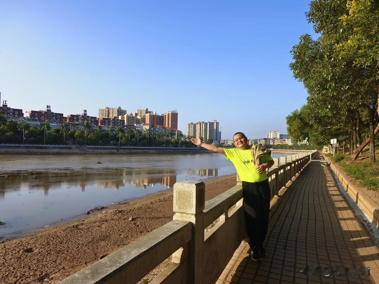 开启到三亚当候鸟之旅（四）

环广西游记 广西沿海自驾游 自驾去海南岛 广西美景