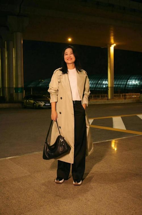 1月18日，贾玲以Prada品牌代言人身份亮相2026秋冬米兰男装周，亮相即凭更