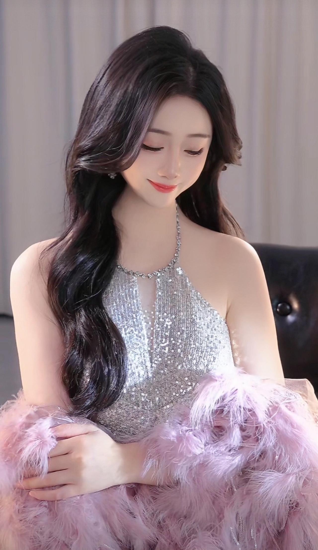 多说积极的话，有希望的话。
积极的话说多了，我们就会越来越相信自己的话语，就会想