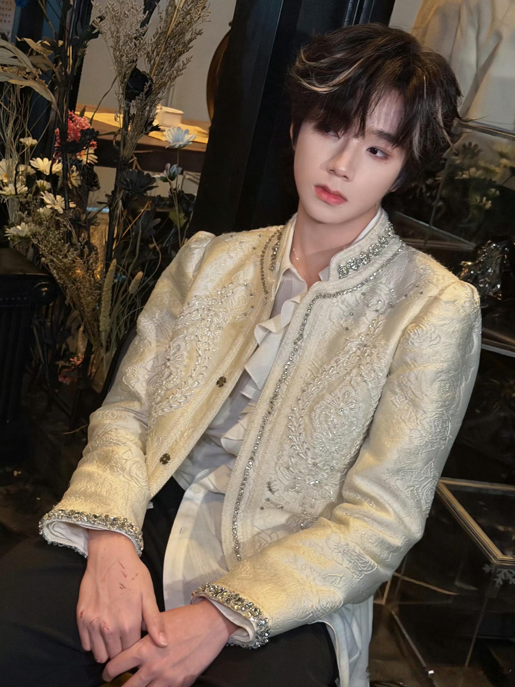 时代峰峻否认王橹杰私联，公司已取证时代峰峻否认王橹杰私联曝王橹杰私联