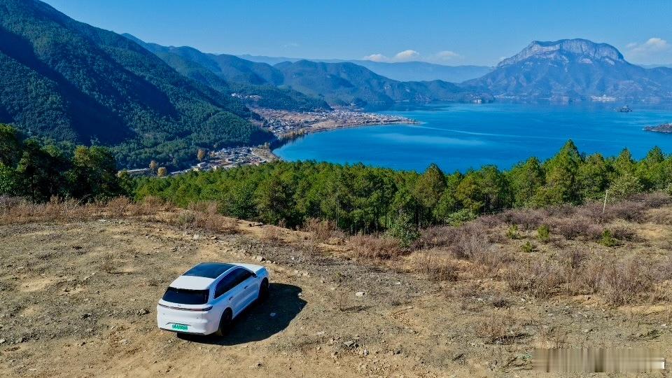 山不见我，我去见山水不亲我，我自来见就没有理想支撑着去不到的地方 