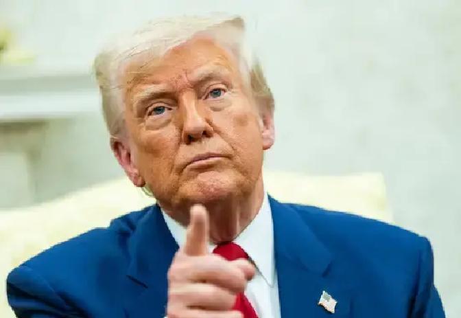 就在刚刚，特朗普公开羞辱泽连斯基，公开说了一句大实话。
 
12月26日美国时间