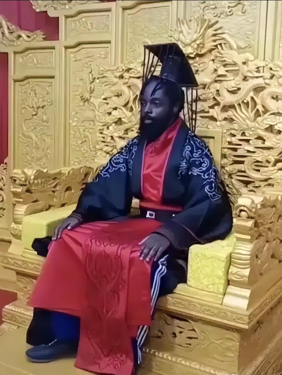 没有家贼引不来外鬼！ 
中国的崇洋媚外，首先是公知所控制的媒体和教育系统推波助澜