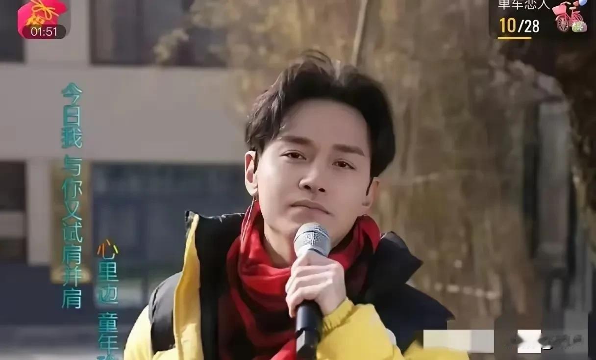 多么温暖的笑容，
是哥哥转世了吗？

真的有和哥哥长的如此相似的人吗？

我今天