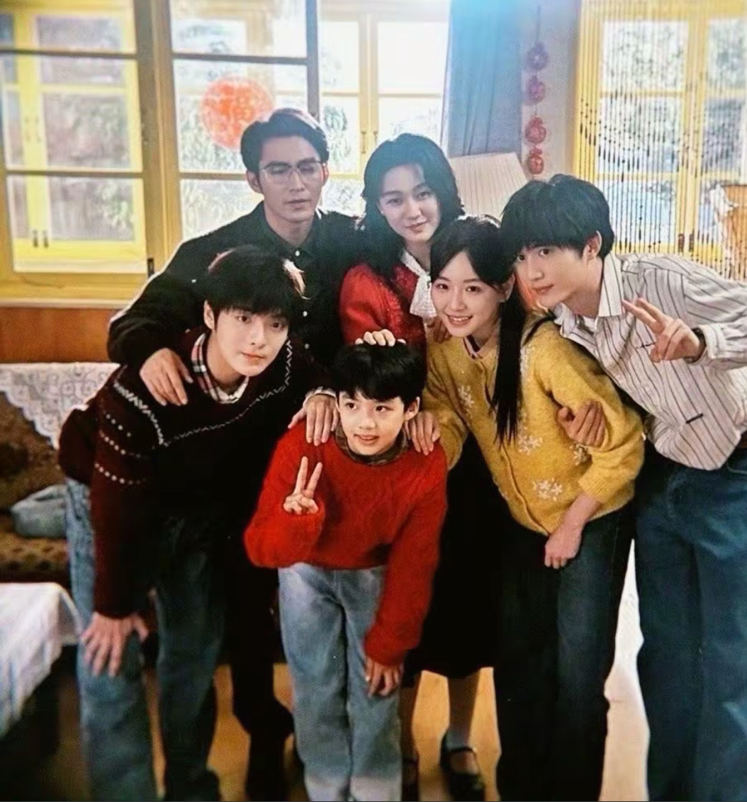 “家里家外闭眼冲2”这种让人安心的信任感，放在肖战身上，是“把对自己的要求变成日