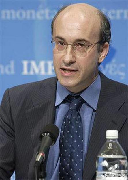 哈佛大学教授、美国的经济学家，肯尼斯·罗格夫接受香港媒体采访称：未来五年人民币将