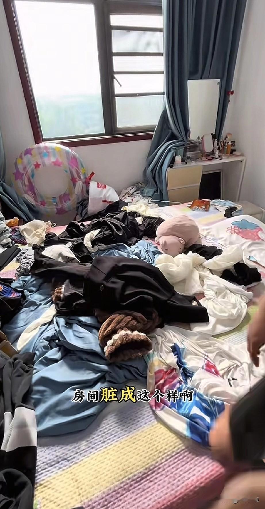 父亲偷拍女儿房间吐槽：“倒贴20万也嫁不出去！”这位父亲说：女儿肤白貌美，从小学