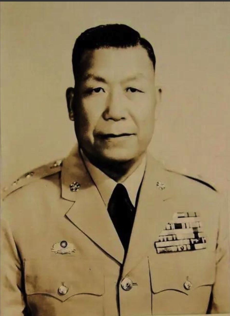 1949年，蒋介石密令炸掉青岛，刘安祺满口答应，转身却对亲信说："我是山东人，炸
