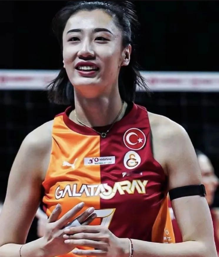 王媛媛拦网是相当出色。
在土超女排联赛，
第5至8名排位赛第二轮的比赛中，
王媛