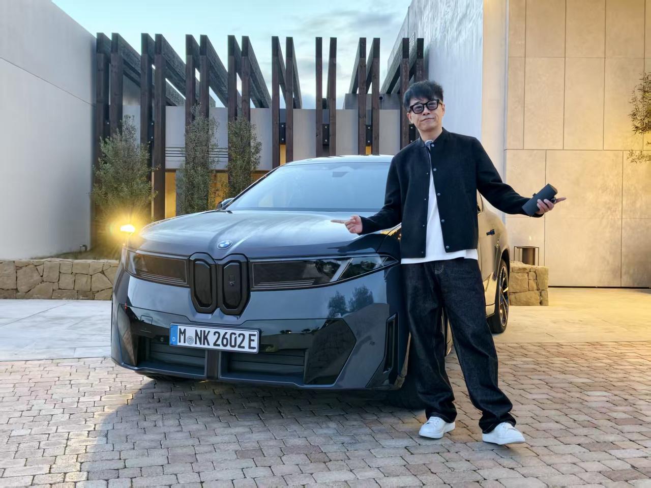 城区、高速、山路、专业赛道，跑了一个遍。
- 同级没有比它更运动、驾控更爽的。