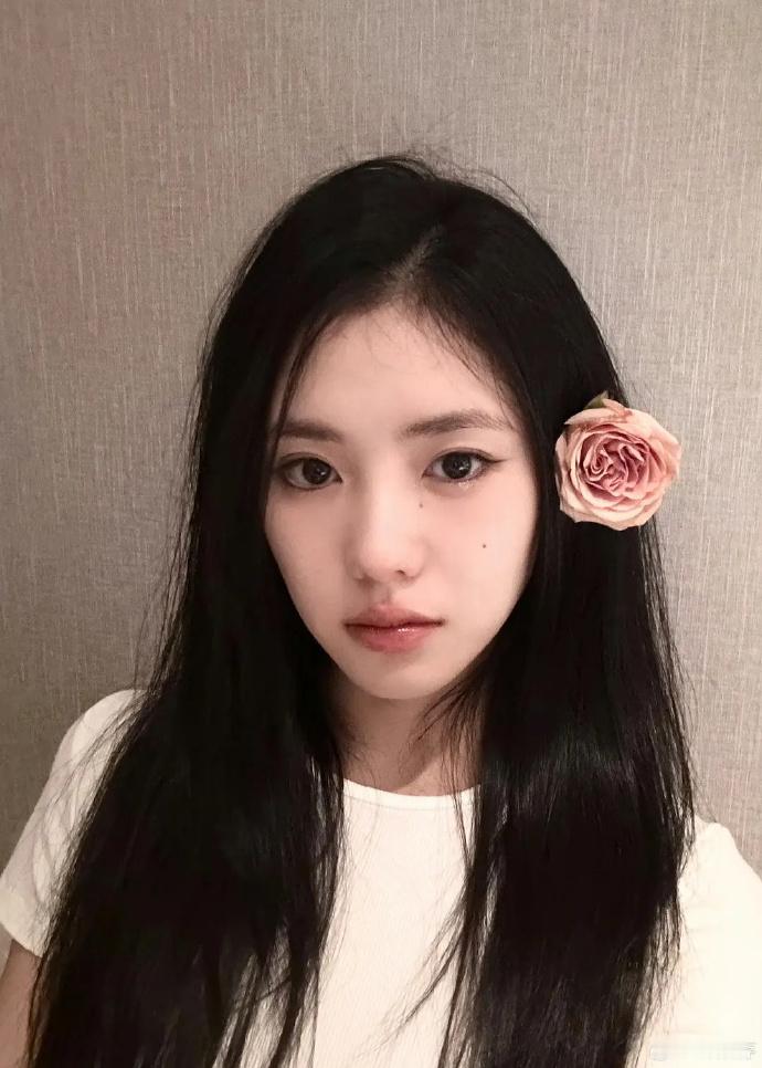 刘浩存的嘟嘟唇挺好看的。 ​​​