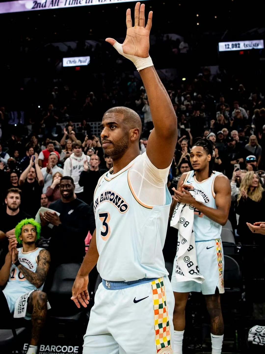 根据Shams的报道:“克里斯-保罗将会在本赛季结束后退役”保罗在社媒上写道:“