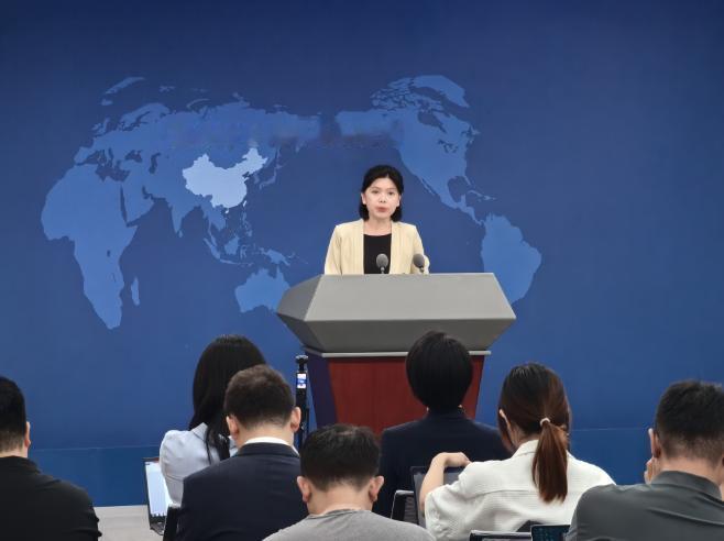 一锤定音！就在今天，针对郑丽文呼吁恢复澎湖“小三通”的声音，国台办发言人朱凤莲回