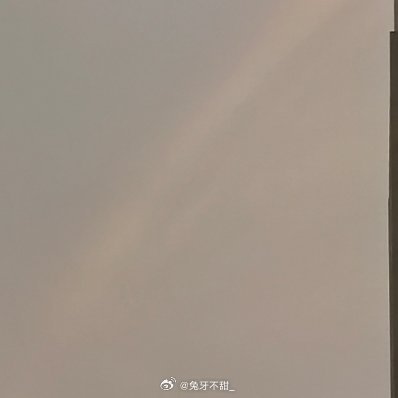 善待别人，是一种优秀的品德，善待自己，是一种优雅的力量。顺境时，想着去善待他人，