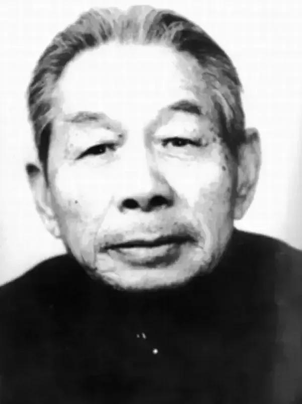 1980年，我国洲际导弹首次发射，但计算弹头的落脚点却难住了众多科学家，一位72