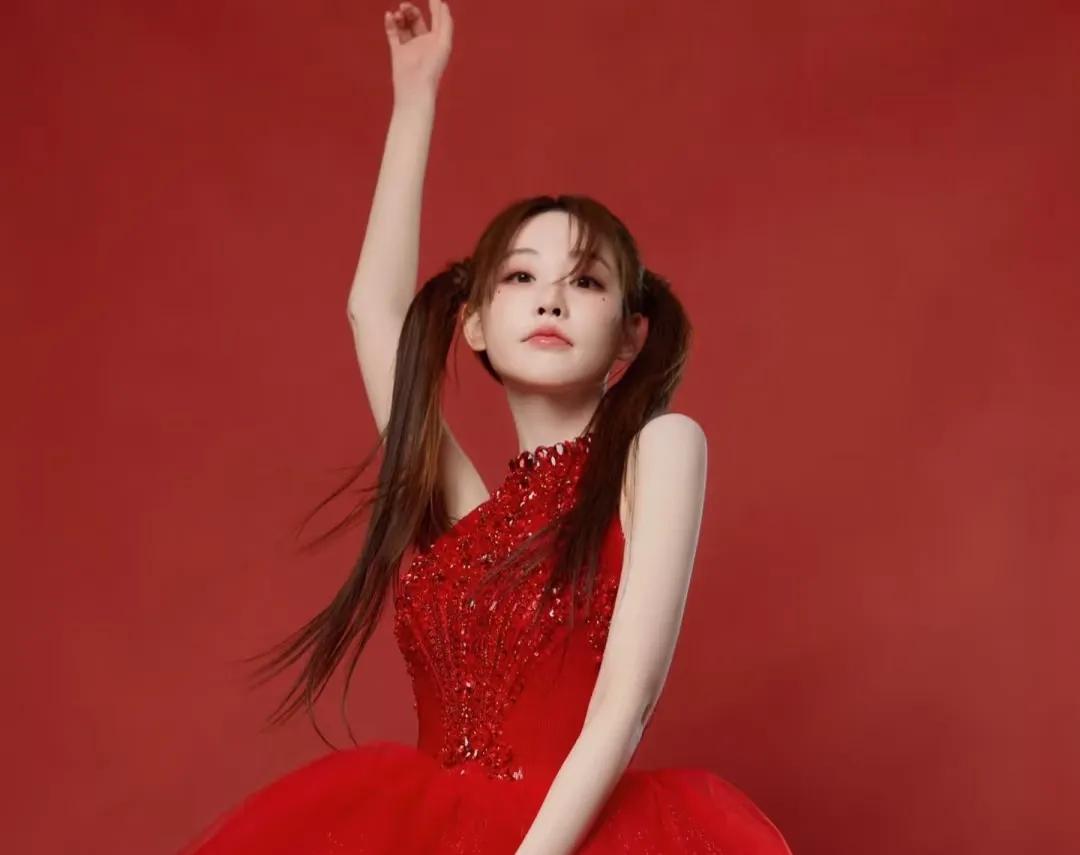 167的祝绪丹被经纪人禁止低于80斤，她到底多瘦啊？娱乐圈的畸形审美越来越严重了
