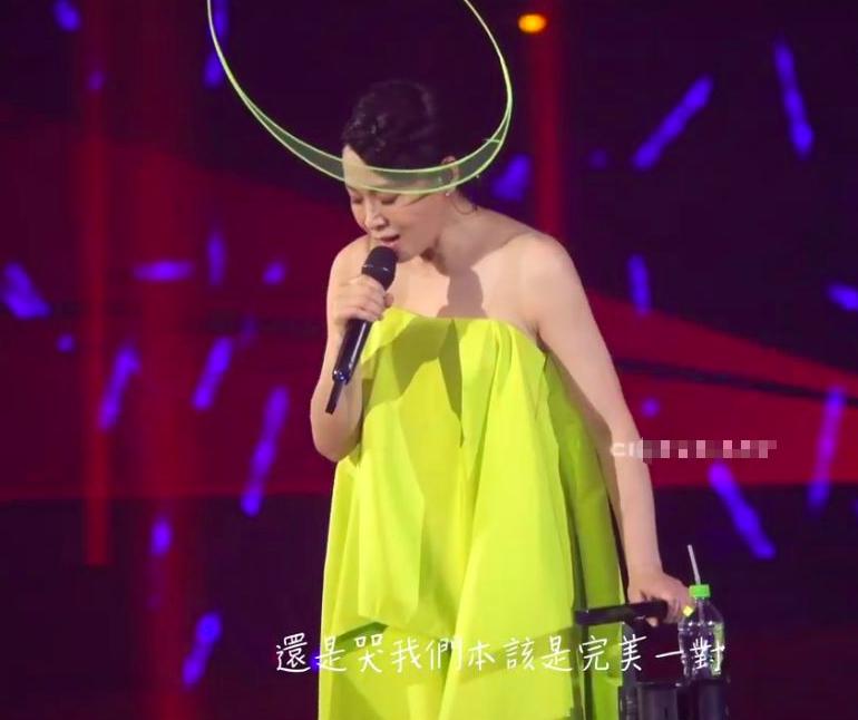刘若英真的是从出道开始便没有与美沾边过，不仅如此，作为一个女明星，她甚至都不怎么
