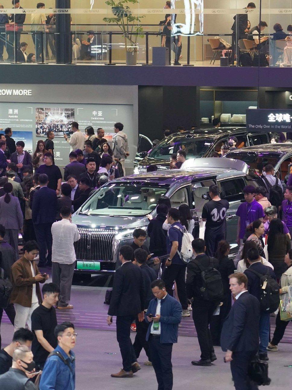 魏牌高山销量这么好，车展也围得相当满现在看来，高山是个没有短板的车系，三种车长几