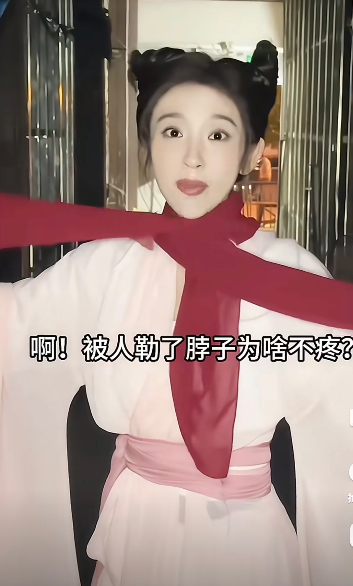 唐艺昕咋这么可爱唐艺昕气质灵动自然，笑容清爽治愈，一举一动都透着讨喜的软萌感。