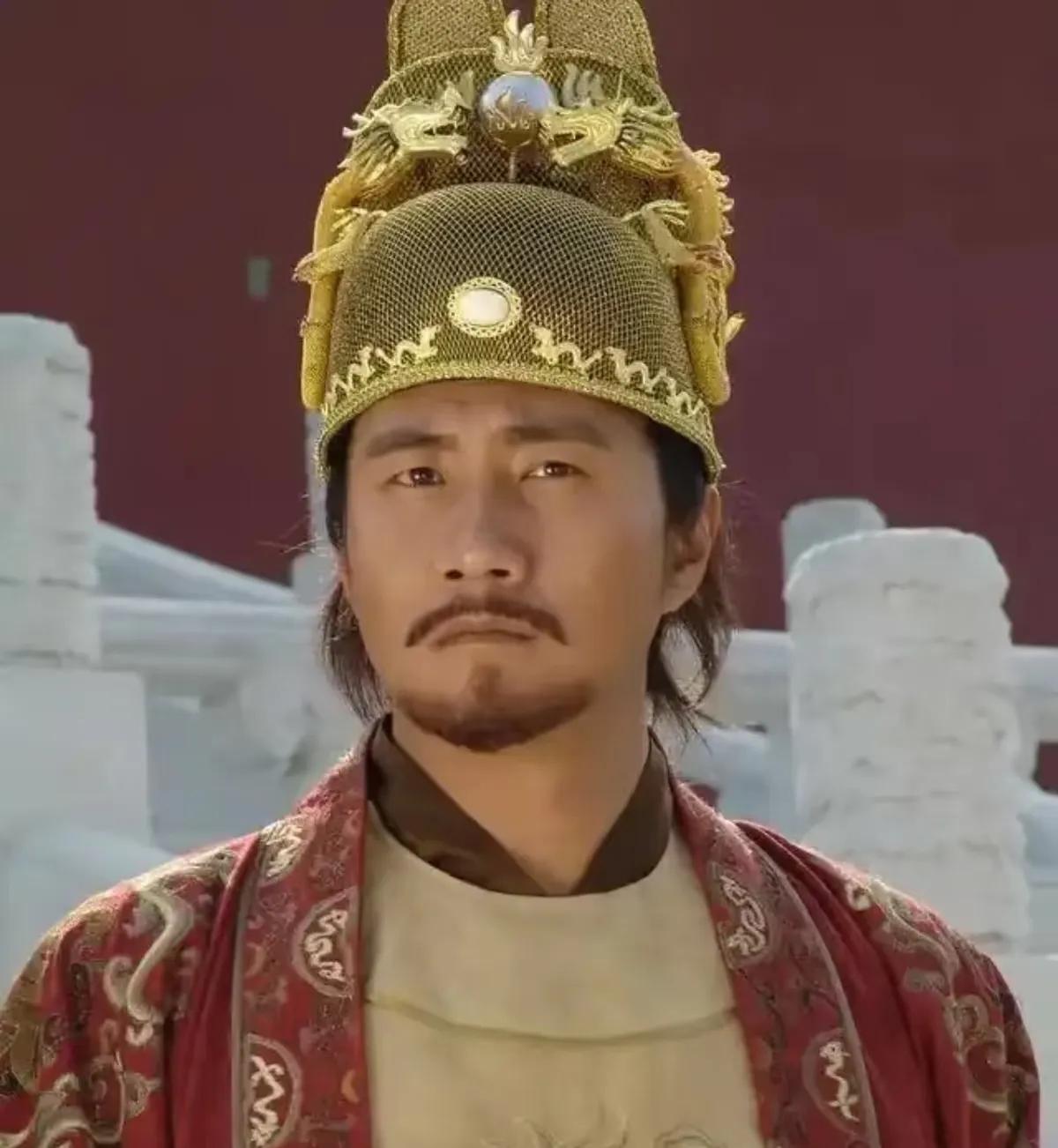 刷到网友提问，朱元璋为啥宁愿传位给朱允炆，也不愿给朱棣？这背后的弯弯绕可太多了。