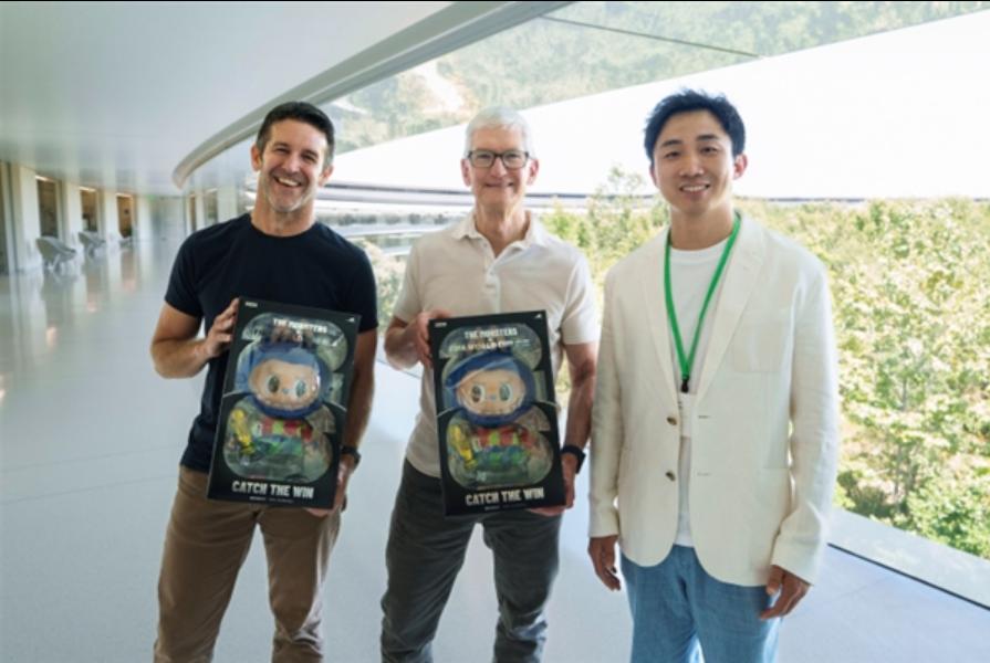 王宁带队打卡 Apple Park，库克和下一任 CEO 双双出面接待，还晒合照