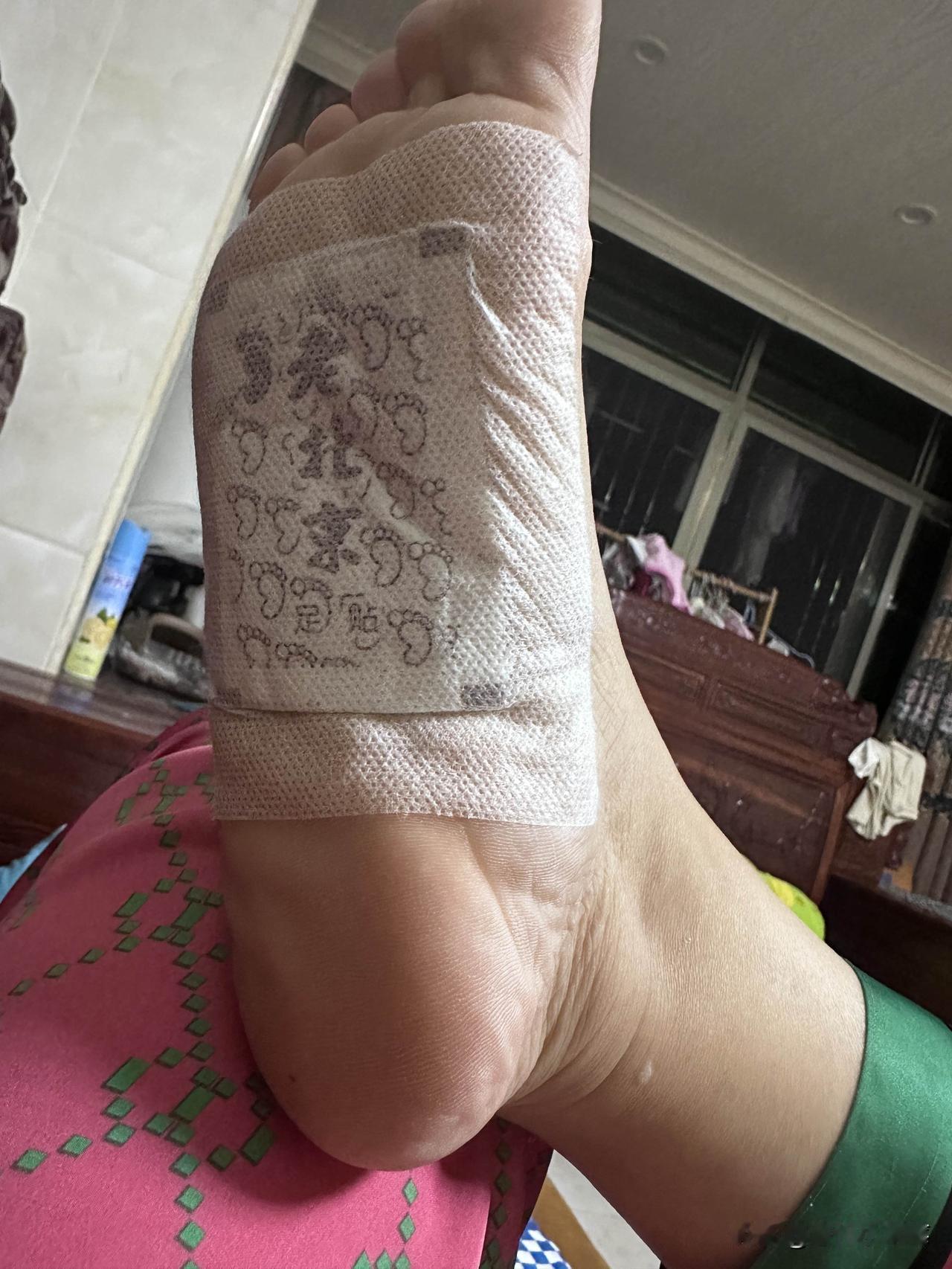 和厉害的人相处，最多被轻视，不会被暗算；
跟底层烂人扎堆，就算做事再周全，照样遭