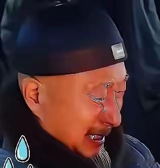 72岁陈佩斯，悲痛发文！
8月11日中午，陈佩斯突然更新社交账号，悲痛的发文悼念