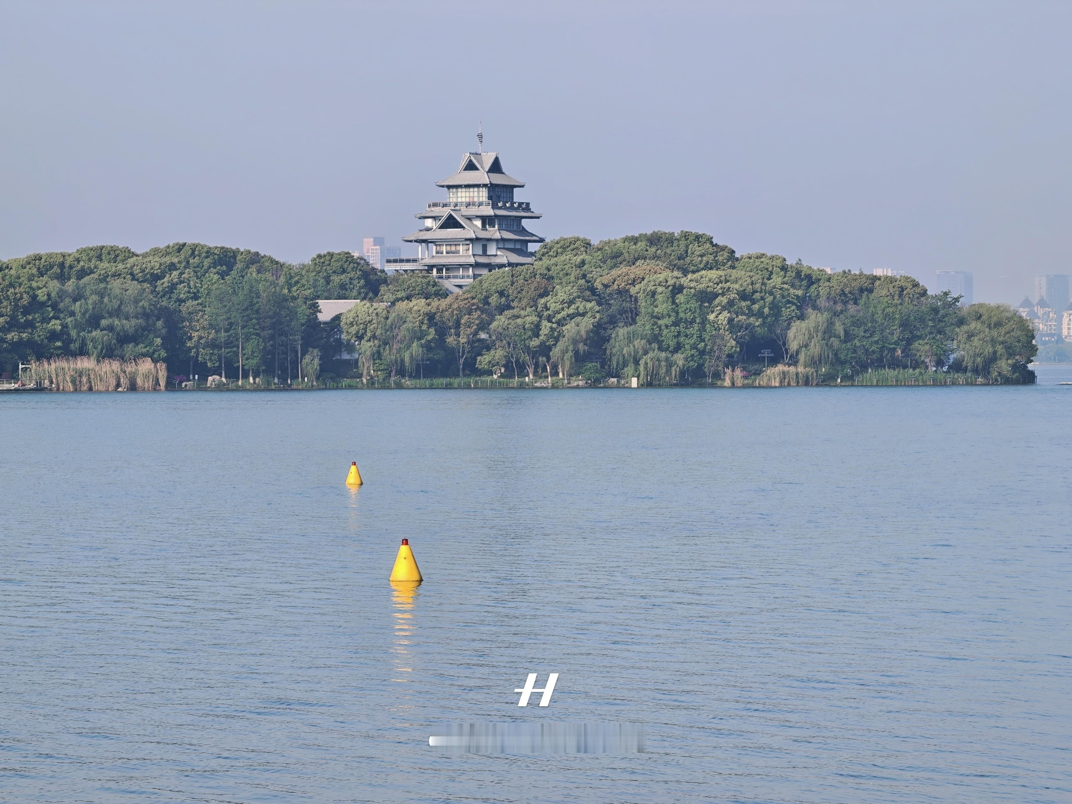 好天气，从月光码头走到李公堤。 苏州·李公堤