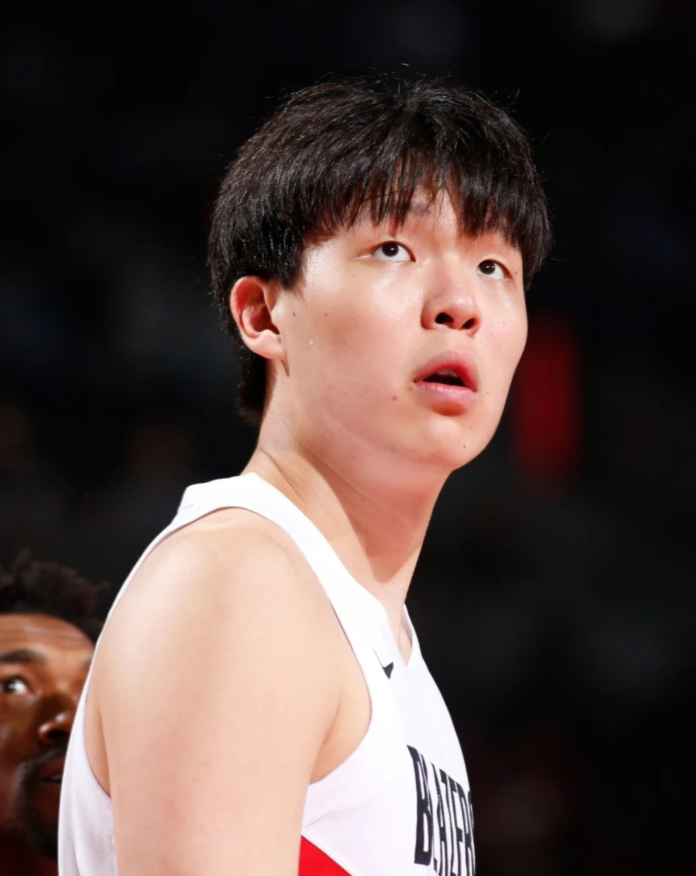 开拓者召回杨瀚森 好好打球吧，杨瀚森！用点心吧，别去谈恋爱了。追赶姚明是指望不上