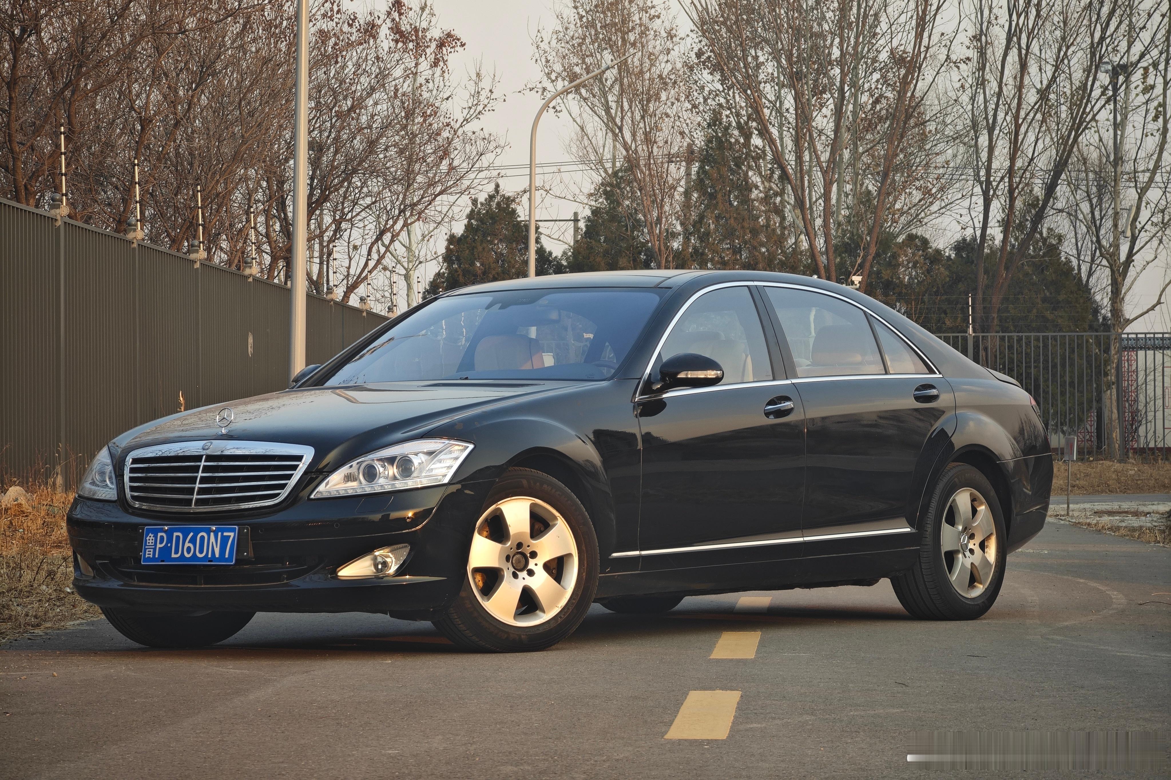 买回来就开始修，修了一个多月，终于开上了的2006 奔驰S500，聊聊：5.5L