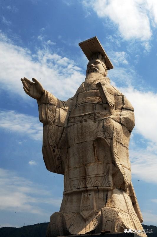 为啥对秦始皇念念不忘？他可是华夏文明的“底层代码”编写者。春秋战国乱了五百年，诸