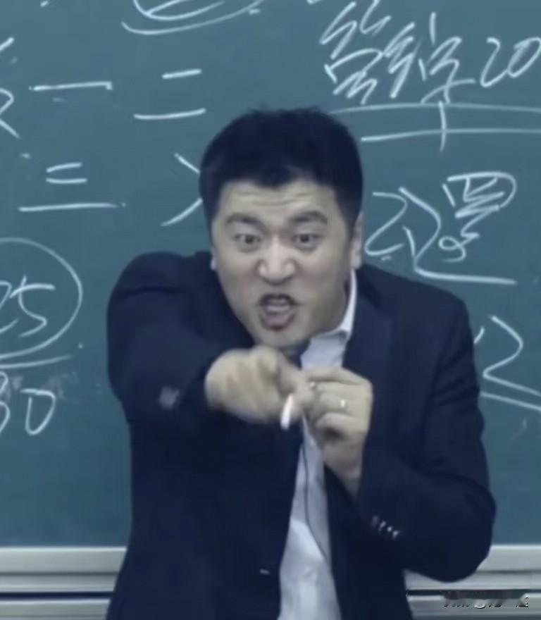 好吧，这波停业终于轮到张雪峰自己主动反思了……

看到网上有人给张雪峰贴金，把他