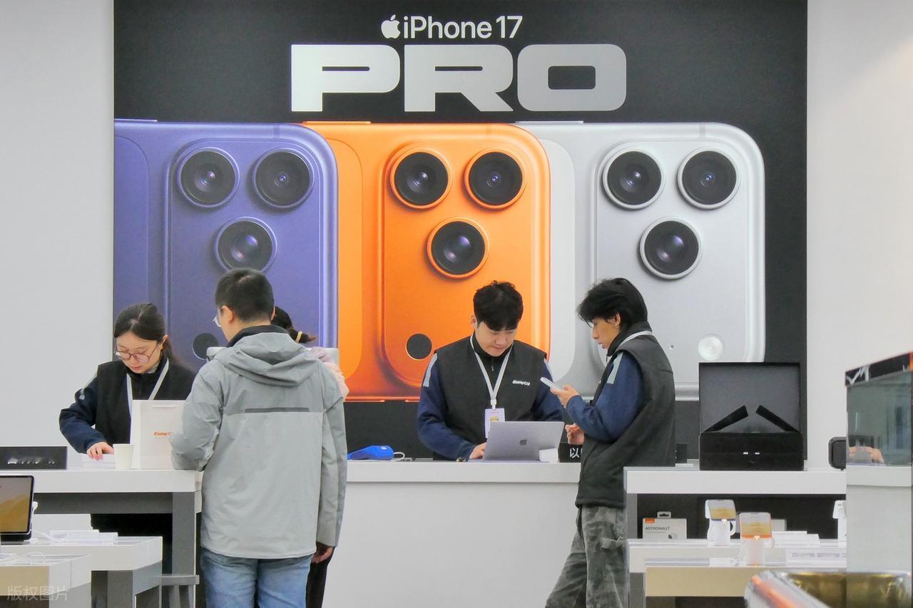 刷到苹果2026年5月财报，看到“十年来首次系统评估iPhone提价”的字样，手