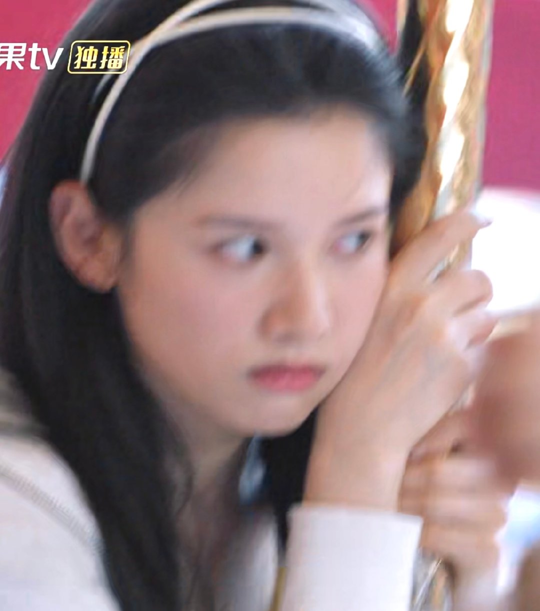 我发现了每次张婧仪在俊杰爷爷的镜头下显露出这种猪味表情我都想怒吼着把她一口吞下服