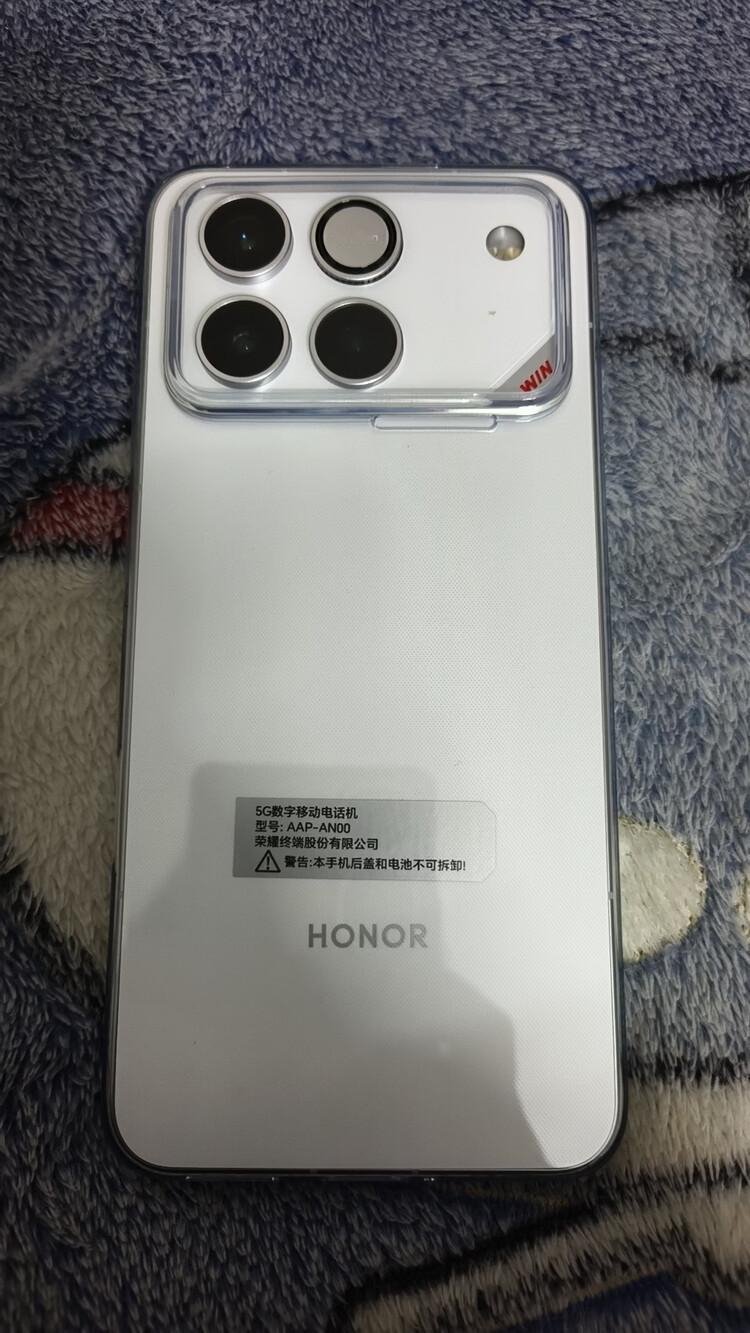 用了几天荣耀WIN，这几点我是真没想到

1、毕竟是10000mAh电池，本以为