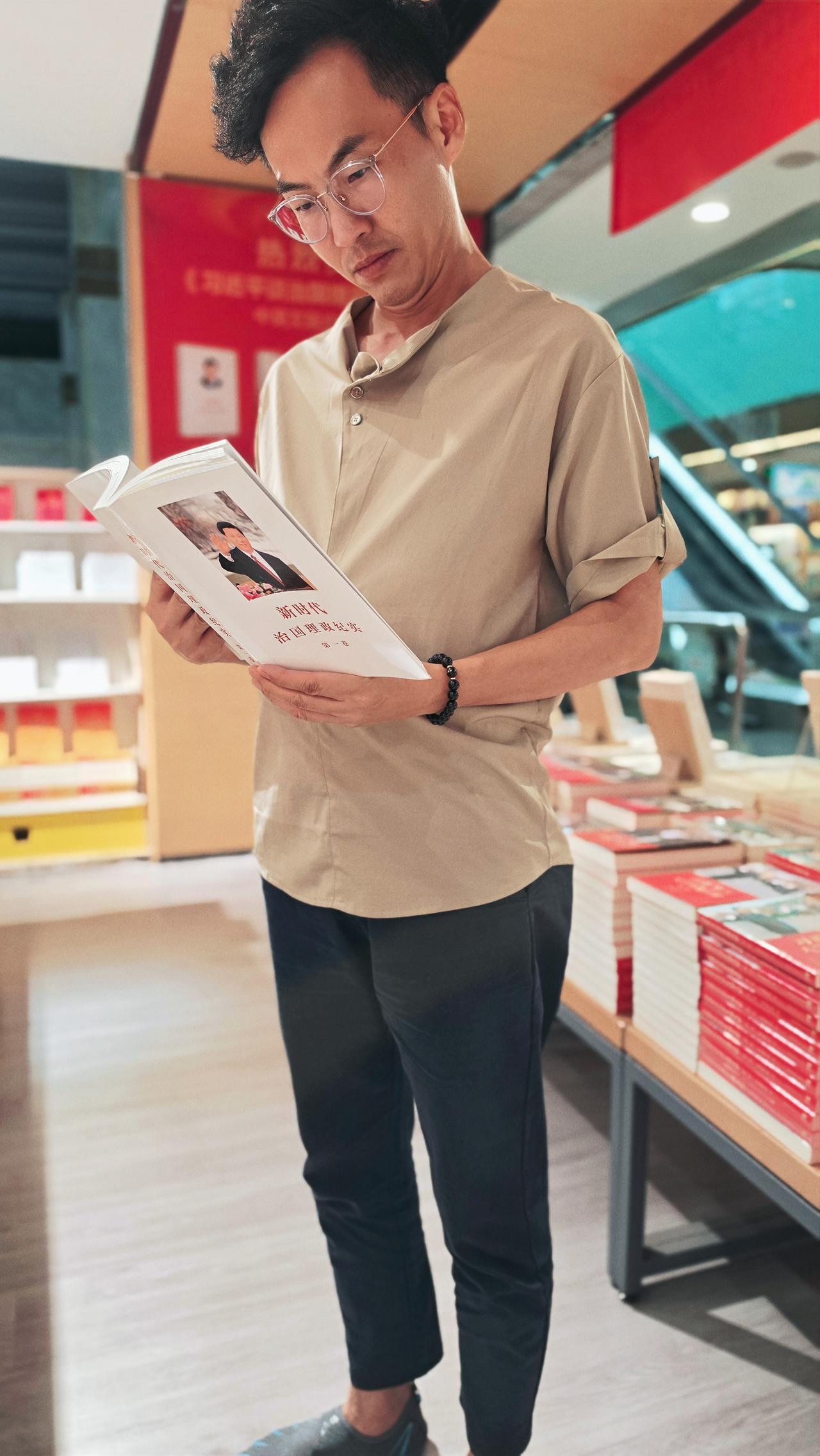 第36届香港书展于昨日（15日）起至21日假香港会议展览中心展开，《新时代治国理