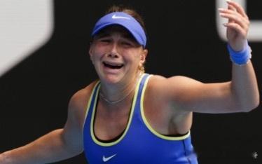 不知道是咋了阿曼达今天多次情绪失控还朝包厢吼来着澳网2026