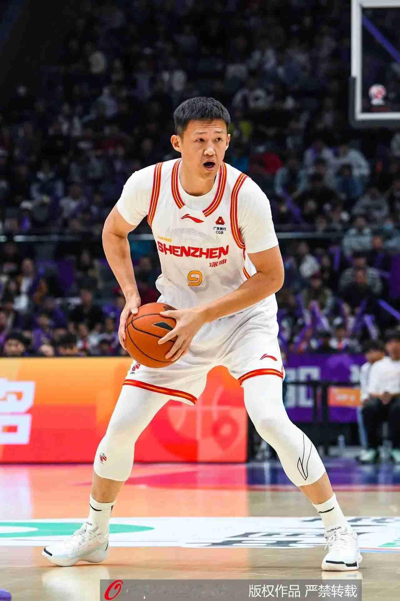 生涯20个赛季，19次进季后赛，18次进4强，8次总冠军，现役球员第一人，无人能